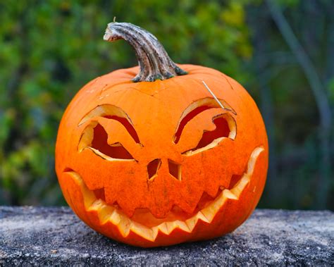Veselé halloweenske jabĺčka s melónovými zubami