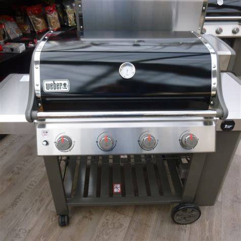 Weber Genesis II E-410 GBS - ikonický plynový gril
