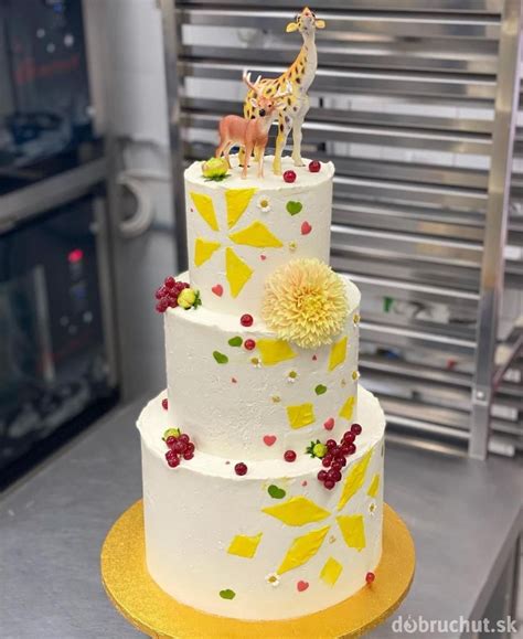Torta s moderným geometrickým dizajnom