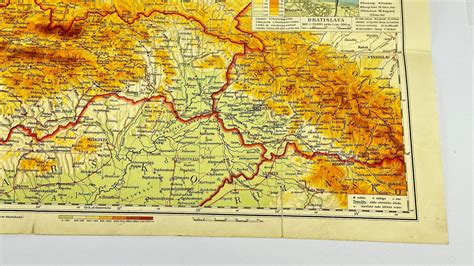 Mapa tradícií kraslíc v rôznych regiónoch (Slovensko, Ukrajina, Poľsko)