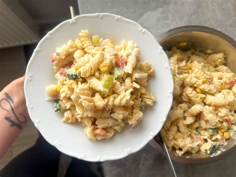 Farebné cestoviny s feniklom a zeleninou