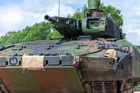 Schéma vývoja francúzskych stredných tankov a ich charakteristík