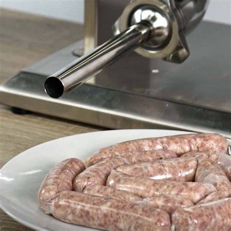 Obrázok: typické doplnenie a plnenie klobás do čriev