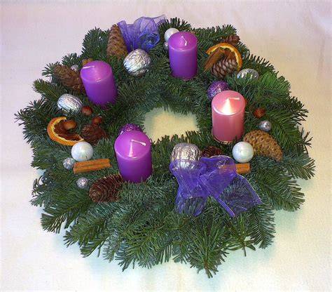 Obrázok: adventný veniec a kalendár