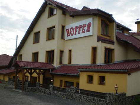Interiér reštaurácie Hoffer v sedliackom štýle