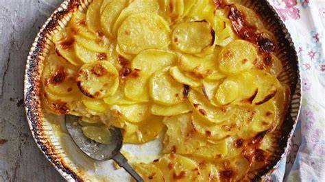 Fotogaléria: Zemiakový gratin - vrstvenie a výsledný vzhľad