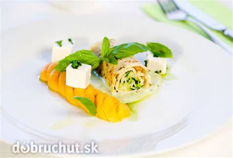 obrázok: vrstvenie francúzskych zemiakov s tofu
