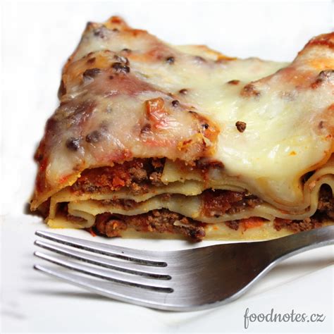 Ilustratívna infografika: bešamel vs. ragú vs. lasagne vrstvy