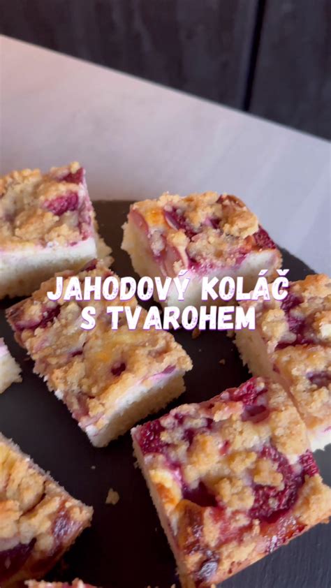 Obrázok znázorňujúci zdravé koláče: jahodový koláč, cuketové koláče a ovocné varianty