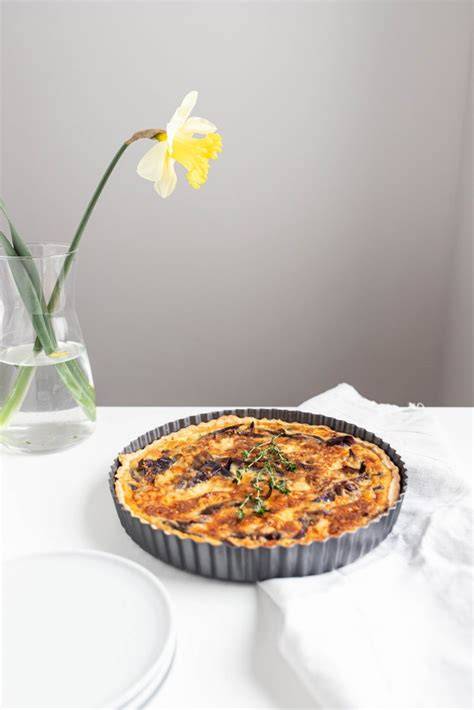 Obrázok: quiche s karamelizovanou cibuľou na štvorčeky