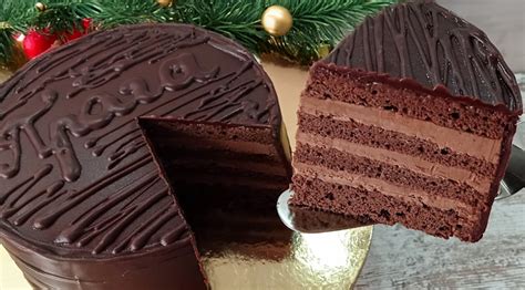 Čokoládová futbalová torta s ihriskom
