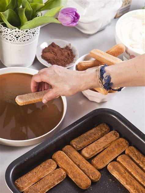 Infografika: Zloženie tiramisu a postup vrstvenia