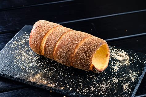 Obrázok: Vegánske ingrediencie a hotový Skalický trdelník
