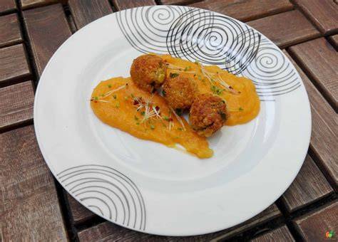 Obrázok 1: Falafel a pyré - farebná a výživná večera