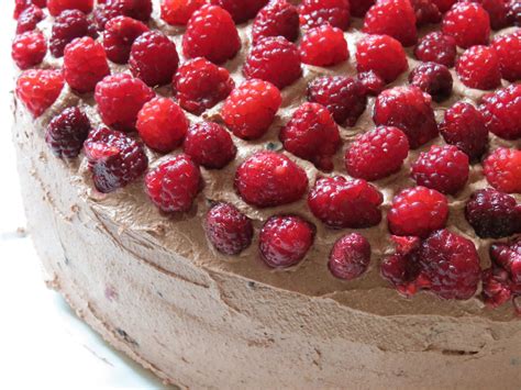 Malinová torta s čokoládovým krémom