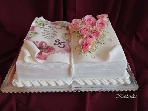 otvorena kniha torta s ganache