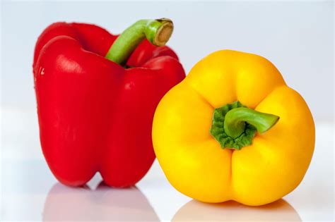 Ryšavé paprika - vysoký obsah vitamínu C (červená a oranžová)