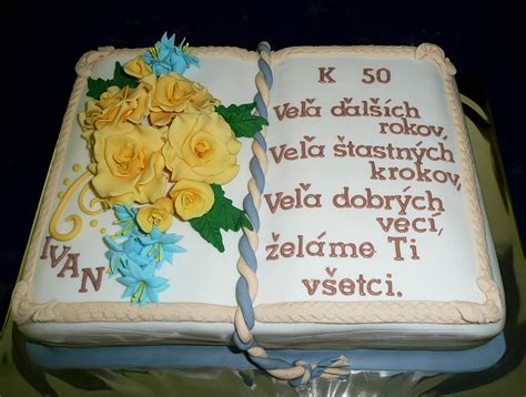 Motív torty: kniha a kalkulačka