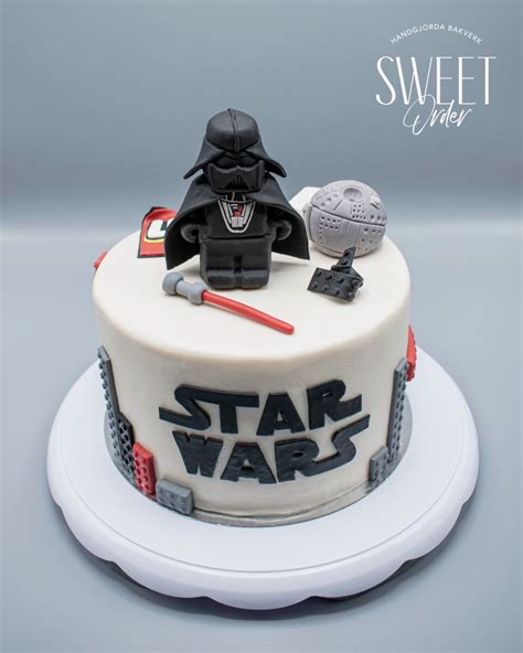 Star Wars torta s LEGO figúrkami