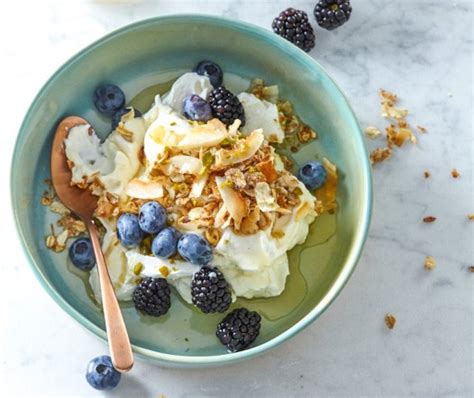Recept: domácy grécky jogurt s granolou