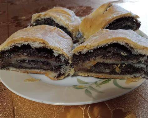 Maková štrúdľa - vizuálny návod na vrstvenie cesta a plnky