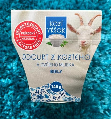 kocky zamrznutého kozieho mlieka v podobe ľadových kociek