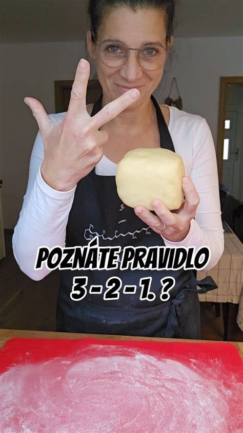 Infografika: základný pomer surovín a postup hrnčekového koláča