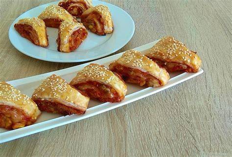 Infografika: Zloženie a postup prípravy pizza slimákov z lístkového cesta