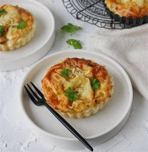 Príklady variantov quiche: cuketový, miniquiche
