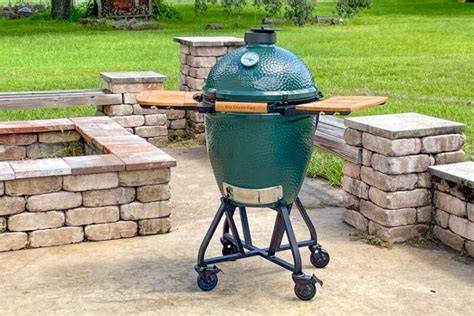 Infografika: Schéma rozloženia tepla v kamado vajíčku Big Green Egg a miest kameňa na pečenie
