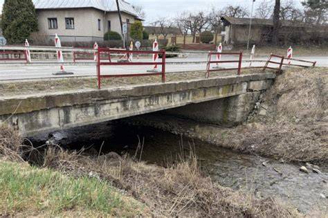 Obrázok s prípravou cesta a náplní na štrúdľu