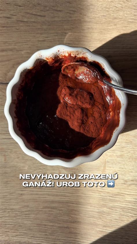 ganache: ilustrácia postupu roztopenia čokolády so smotanou a následné dierovanie