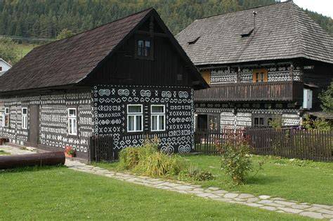 exteriér a interiér Koliby, tradičná oravská architektúra