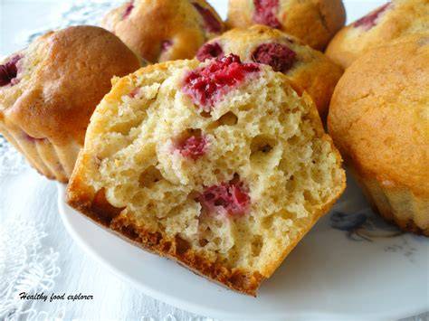 muffiny s malinami a mandľovými lupienkami