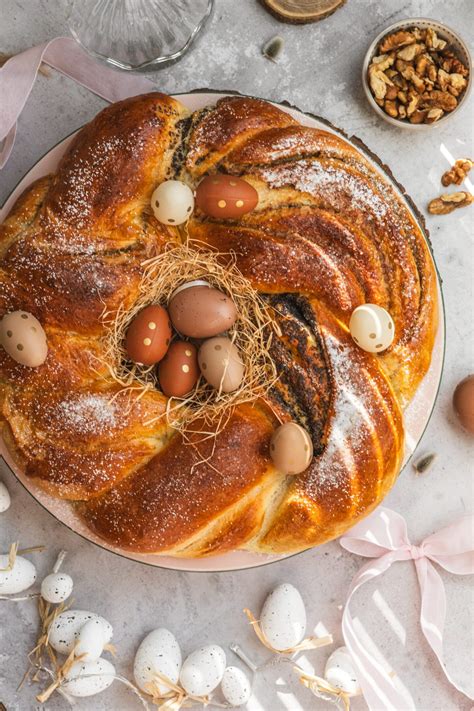 Vizualizácia pleteného závinu s orechovou plnkou