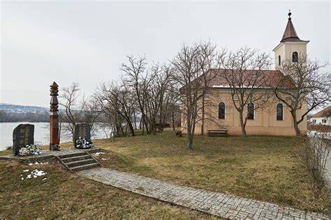 Mapa lokality Radvaň nad Dunajom a okolia s vyznačenými reštauráciami