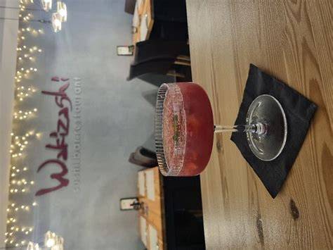 Wakizashi Sushi bar restaurant - mapa polohy a interiéru