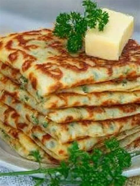 Obrázok pečených langošov s cesnakom a syrom