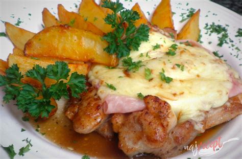 Zapečený kurací steak so zeleninou a syrom