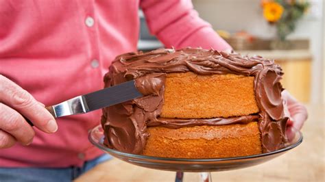 Obrázok: Čokoládové torty - rôzne vrstvy a zdobenie