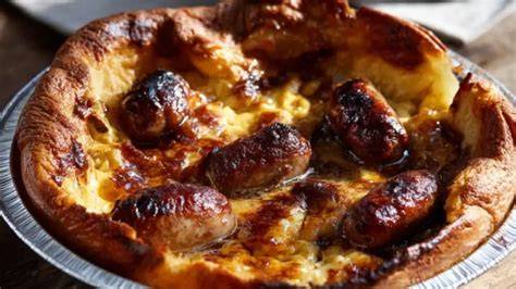 Toad in the Hole - klobásy zapekané v Yorkshire Pudding