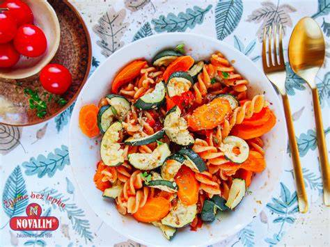 Conchiglie s omáčkou z domácich rajčín a bazalkou