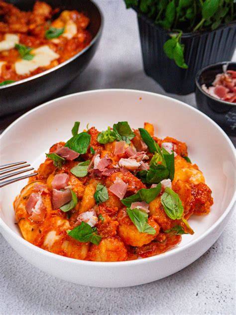 Zapekané conchiglie s paradajkovou omáčkou a ricottou