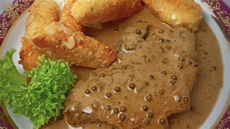 Rump steak s malinovo-vínnou omáčkou a zemiakovou kašou - ilustrácia receptu