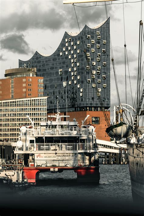 Elbphilharmonie a prístav