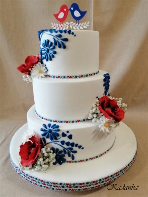 Svadobná torta s folklórnym motívom