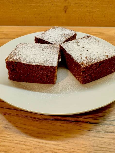 Voňavý perník navogom pripravený na plechu