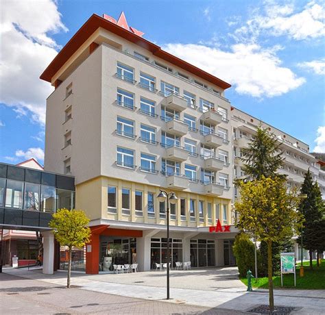 Fotografia kúpeľného hotela v Trenčianskych Tepliciach