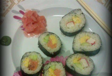 Vizualizácia ingrediencií a pomôcok pre domáce sushi