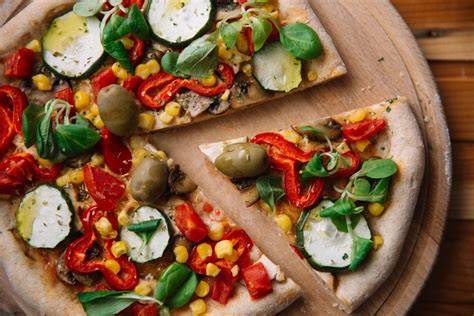 Infografika: Vegánska pizza - zloženie a vrstvy